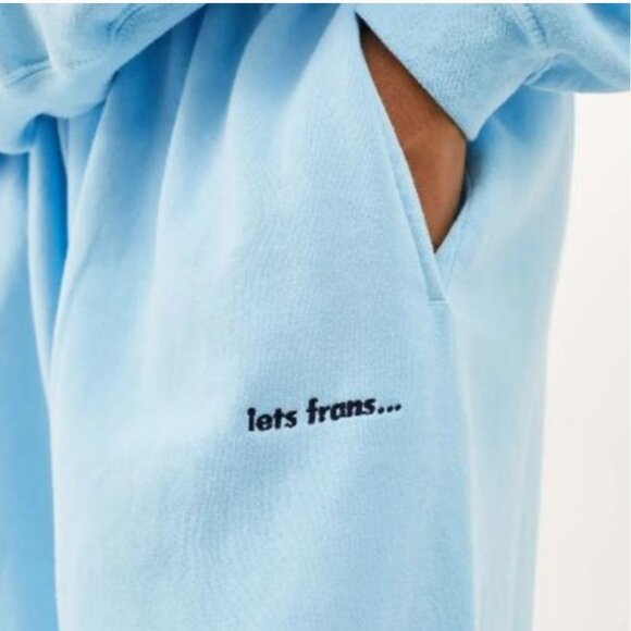 UO Iets frans SIZE SMALL - Picture 2 of 2